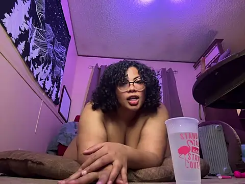 Snapshot of TheeGoddessAset chatting on February 2025 03:42:01 AM TheeGoddessAset online show from February 2025 03:42:01 AM