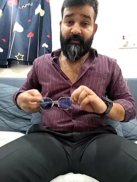 Snapshot of Fun_Guuy chatting on April 2026 05:49:01 AM Fun Guuy online show from April 2026 05:49:01 AM