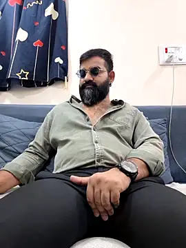 Snapshot of Fun_Guuy chatting on April 2026 08:15:01 AM Fun Guuy online show from April 2026 08:15:01 AM