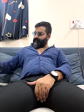 Snapshot of Fun_Guuy chatting on April 2026 04:30:02 AM Fun Guuy online show from April 2026 04:30:02 AM