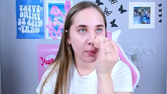 MiaMilas online show from December 2024 05:04:02 AM