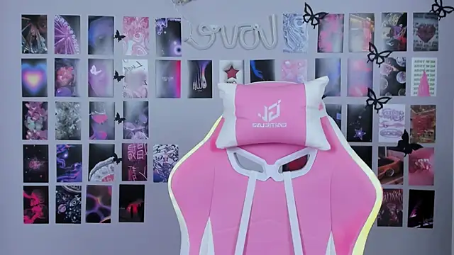 MiaMilas online show from February 2025 10:56:02 AM