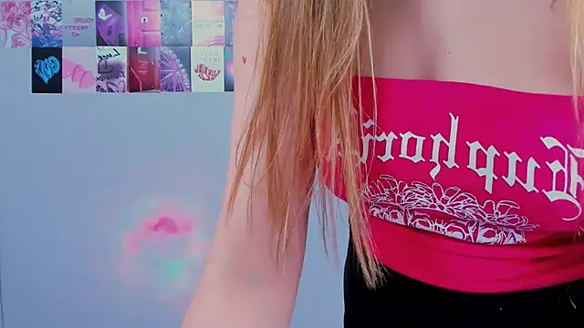 MiaMilas online show from March 2025 09:43:01 AM