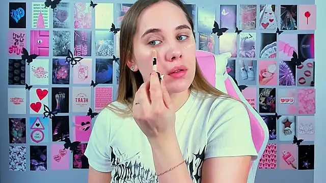 MiaMilas online show from March 2025 05:02:01 AM