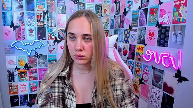 MiaMilas online show from September 2025 04:28:01 PM