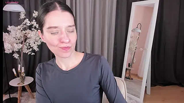 Snapshot of helentasty chatting on March 2025 05:03:01 AM helentasty online show from March 2025 05:03:01 AM
