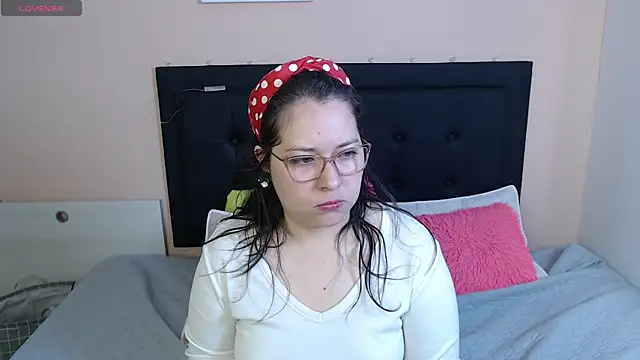 May Carlier online show from September 2025 12:51:01 PM