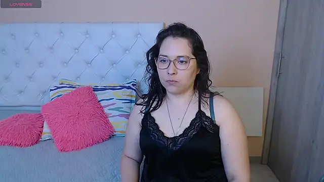 May Carlier online show from January 2026 08:23:01 PM