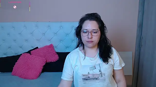 Snapshot of May_Carlier chatting on January 2026 12:48:01 AM May Carlier online show from January 2026 12:48:01 AM