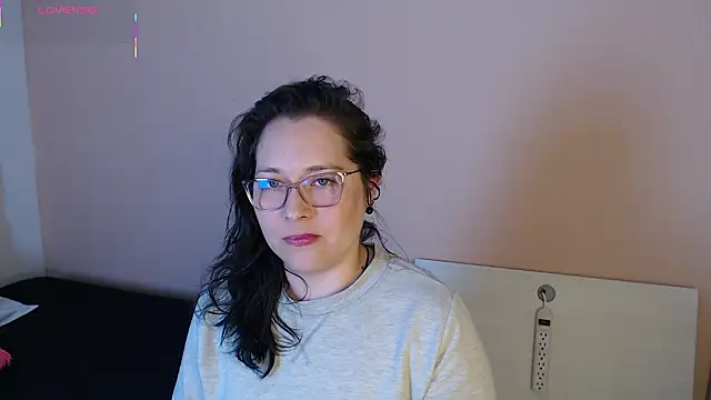 Snapshot of May_Carlier chatting on February 2026 12:42:02 AM May Carlier online show from February 2026 12:42:02 AM