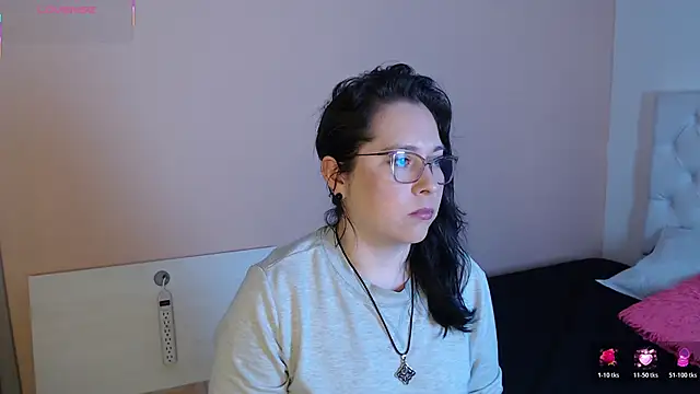 Snapshot of May_Carlier chatting on February 2026 10:04:02 PM May Carlier online show from February 2026 10:04:02 PM