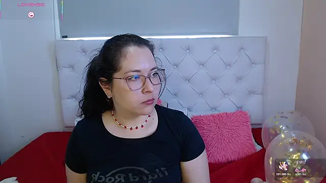 Snapshot of May_Carlier chatting on February 2026 05:43:01 PM May Carlier online show from February 2026 05:43:01 PM