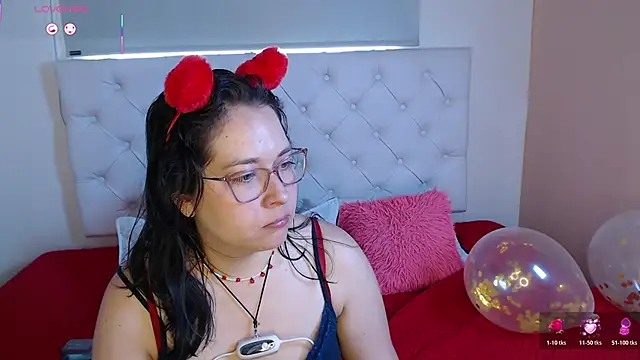 Snapshot of May_Carlier chatting on February 2026 05:31:01 PM May Carlier online show from February 2026 05:31:01 PM