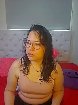 Snapshot of May_Carlier chatting on February 2026 07:21:02 PM May Carlier online show from February 2026 07:21:02 PM