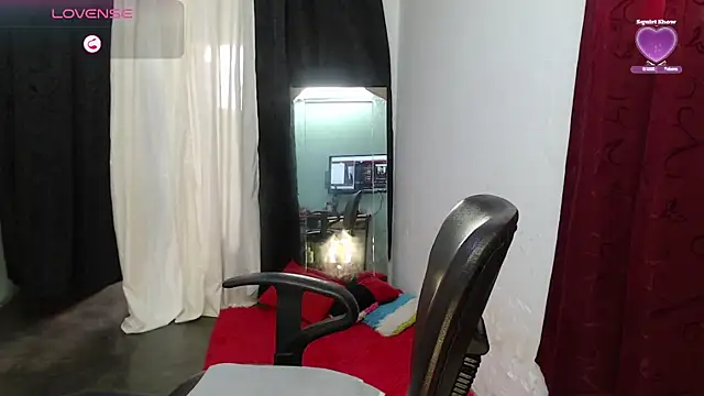 Snapshot of Aranza-Queen chatting on May 2026 03:51:02 PM Aranza-Queen online show from May 2026 03:51:02 PM