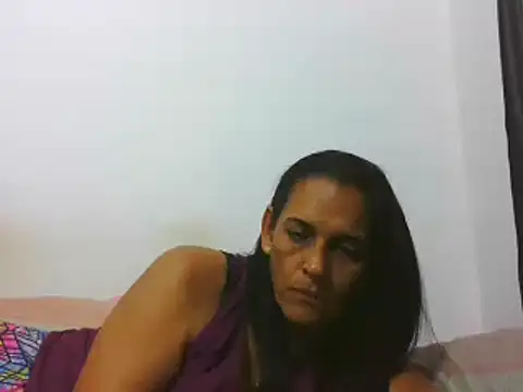 Snapshot of latinbrunettet chatting on December 2024 06:25:01 PM latinbrunettet online show from December 2024 06:25:01 PM