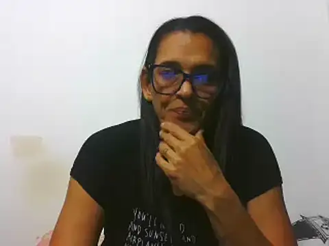 Snapshot of latinbrunettet chatting on February 2025 09:26:02 PM latinbrunettet online show from February 2025 09:26:02 PM