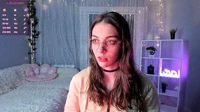 Snapshot of AraCopple chatting on December 2024 01:48:02 AM AraCopple online show from December 2024 01:48:02 AM