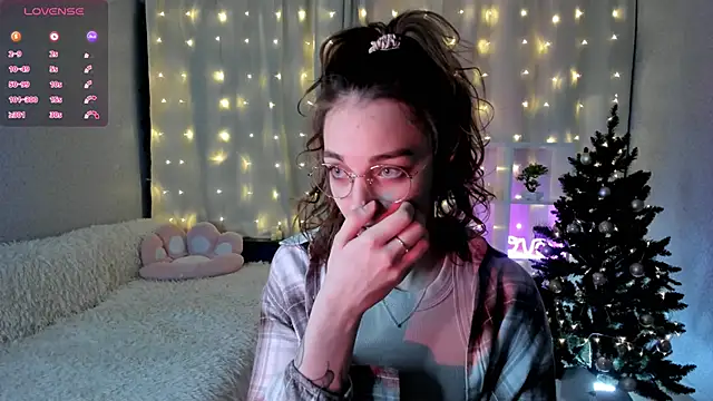 Snapshot of AraCopple chatting on January 2025 09:58:02 PM AraCopple online show from January 2025 09:58:02 PM