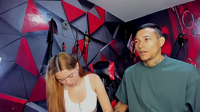 Hana and Zeta online show from December 2025 12:20:01 PM