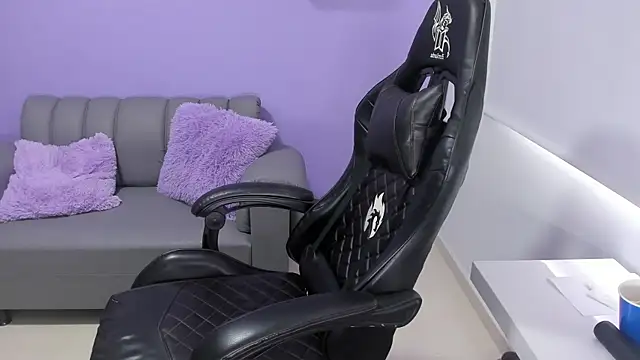 Snapshot of boomsar01 chatting on December 2024 08:43:01 PM boomsar01 online show from December 2024 08:43:01 PM