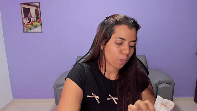 Snapshot of boomsar01 chatting on October 2025 03:07:01 AM boomsar01 online show from October 2025 03:07:01 AM