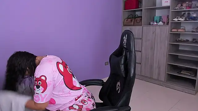 Snapshot of boomsar01 chatting on November 2025 02:55:01 AM boomsar01 online show from November 2025 02:55:01 AM