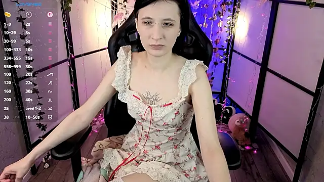 Snapshot of TaylorLunar chatting on February 2026 01:44:01 PM TaylorLunar online show from February 2026 01:44:01 PM