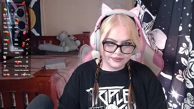 Snapshot of ChubbyBubs chatting on February 2025 04:48:01 AM ChubbyBubs online show from February 2025 04:48:01 AM