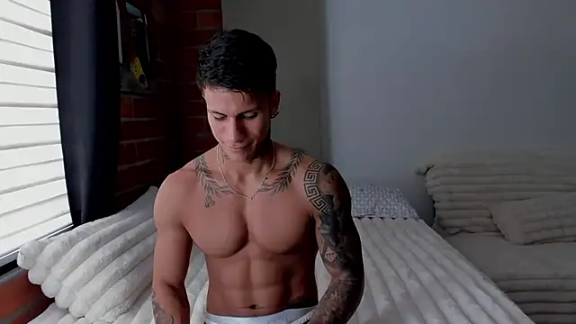 pettergrey1 online show from November 2025 08:07:01 PM