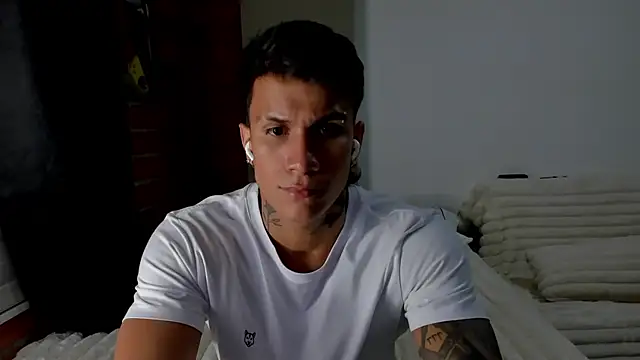 pettergrey1 online show from December 2025 01:36:01 AM