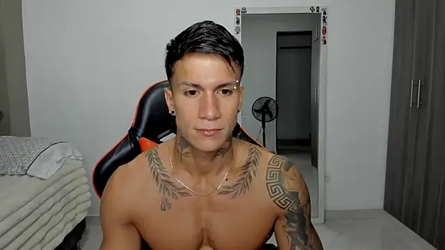 pettergrey1 online show from February 2026 12:12:01 PM