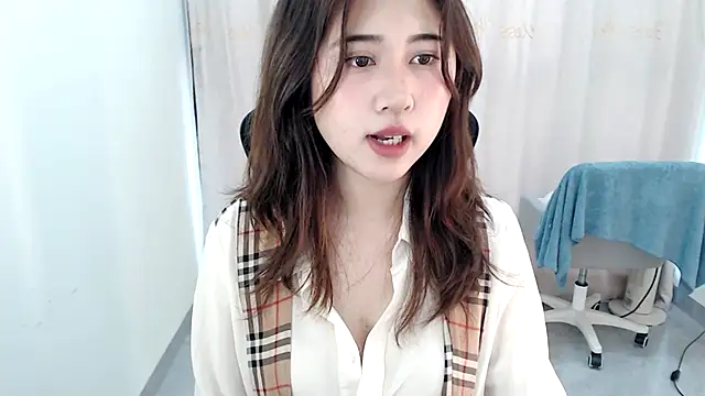Snapshot of Liliya-77 chatting on April 2026 06:38:01 AM Liliya-77 online show from April 2026 06:38:01 AM