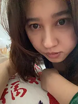 Snapshot of Liliya-77 chatting on April 2026 09:22:02 AM Liliya-77 online show from April 2026 09:22:02 AM