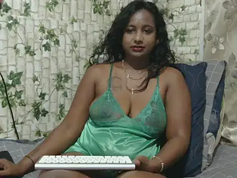Snapshot of indiantina01 chatting on February 2025 08:33:02 PM indiantina01 online show from February 2025 08:33:02 PM