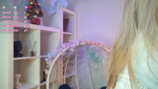 Snapshot of FlairCunard chatting on December 2024 04:29:02 PM FlairCunard online show from December 2024 04:29:02 PM