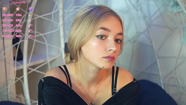 Snapshot of FlairCunard chatting on December 2024 05:55:02 PM FlairCunard online show from December 2024 05:55:02 PM