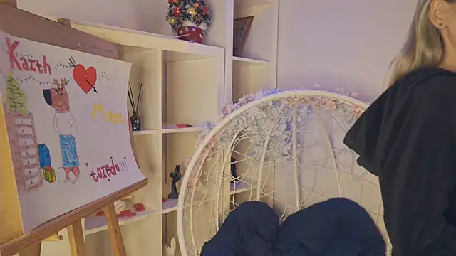 Snapshot of FlairCunard chatting on December 2024 05:59:02 PM FlairCunard online show from December 2024 05:59:02 PM