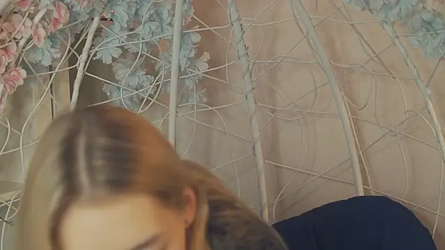 Snapshot of FlairCunard chatting on January 2025 02:35:02 PM FlairCunard online show from January 2025 02:35:02 PM