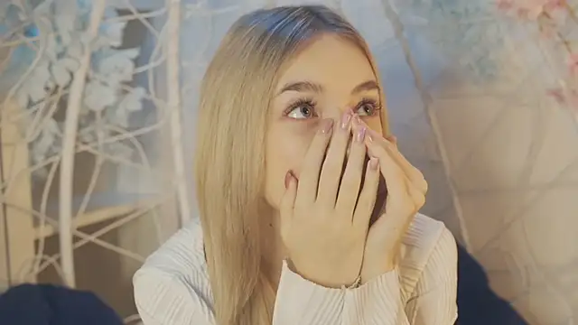 Snapshot of FlairCunard chatting on January 2025 02:56:02 PM FlairCunard online show from January 2025 02:56:02 PM