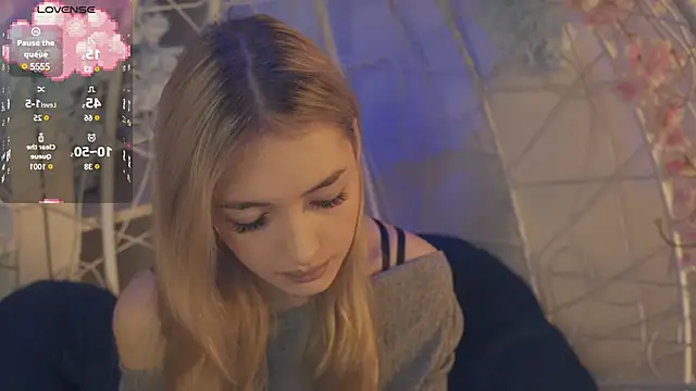 Snapshot of FlairCunard chatting on January 2025 03:38:01 PM FlairCunard online show from January 2025 03:38:01 PM