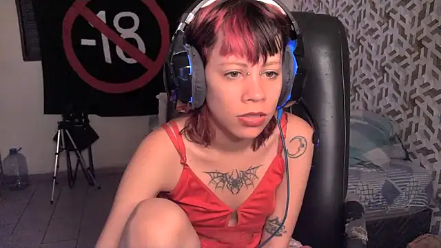 Snapshot of Liv_Alt chatting on July 2026 01:45:02 PM Liv Alt online show from July 2026 01:45:02 PM