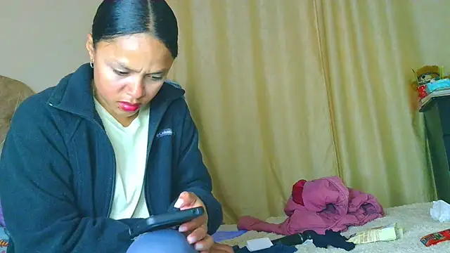 Snapshot of Samary_thomas chatting on May 2026 01:00:02 AM Samary thomas online show from May 2026 01:00:02 AM