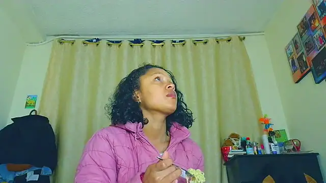 Snapshot of Samary_thomas chatting on May 2026 12:26:01 AM Samary thomas online show from May 2026 12:26:01 AM