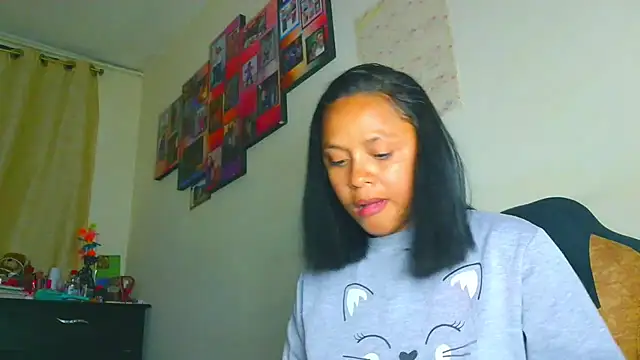 Snapshot of Samary_thomas chatting on May 2026 01:57:16 AM Samary thomas online show from May 2026 01:57:16 AM