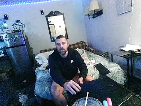 Snapshot of Cooperstone chatting on December 2024 04:36:01 PM Cooperstone online show from December 2024 04:36:01 PM