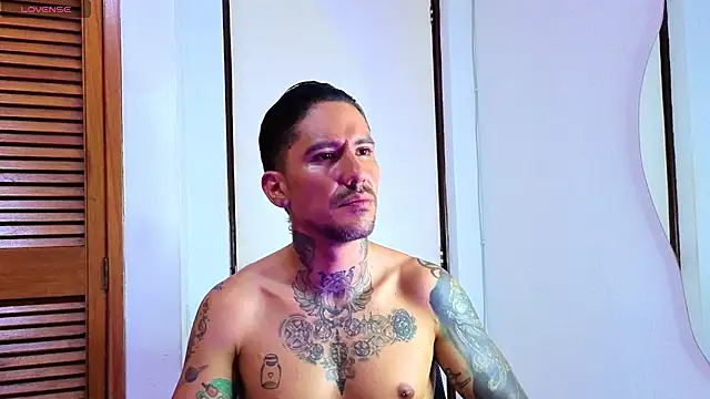 Dylanstonne online show from November 2025 09:14:02 PM