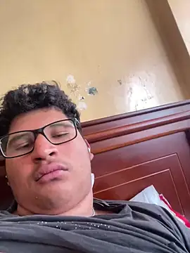 Snapshot of Ruk436 chatting on January 2025 09:09:01 PM Ruk436 online show from January 2025 09:09:01 PM