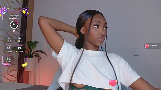 Snapshot of ahvi_ebony chatting on June 2026 02:05:02 PM ahvi ebony online show from June 2026 02:05:02 PM