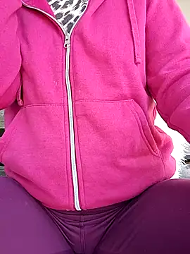 Snapshot of NEW_CRYSTAL chatting on July 2026 10:33:01 AM NEW CRYSTAL online show from July 2026 10:33:01 AM
